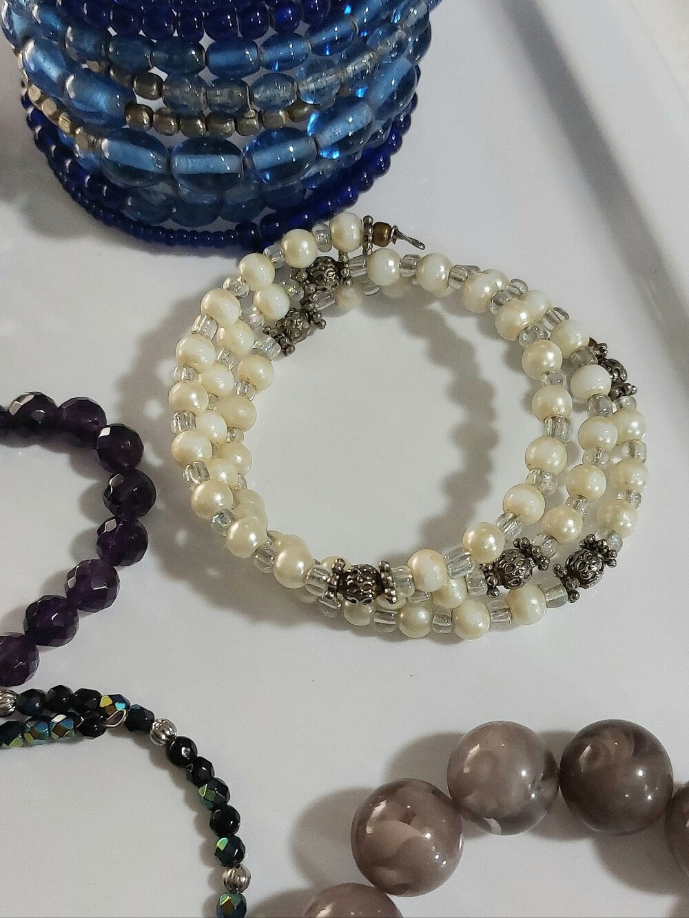 Vintage Bracelet Lot - Womens Jewelry Glass, Beaded, Plastic - Picture 6 of 13